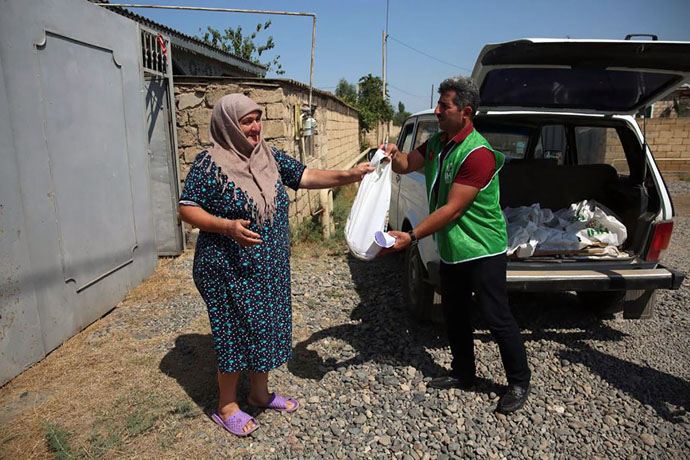 2 milyon 300 bin muhtaca kurban yardımı